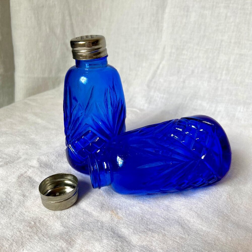 Vintage Mosser Depression Style Shakers